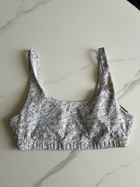 Vuori Light Gray & White Floral Scoop Bralette